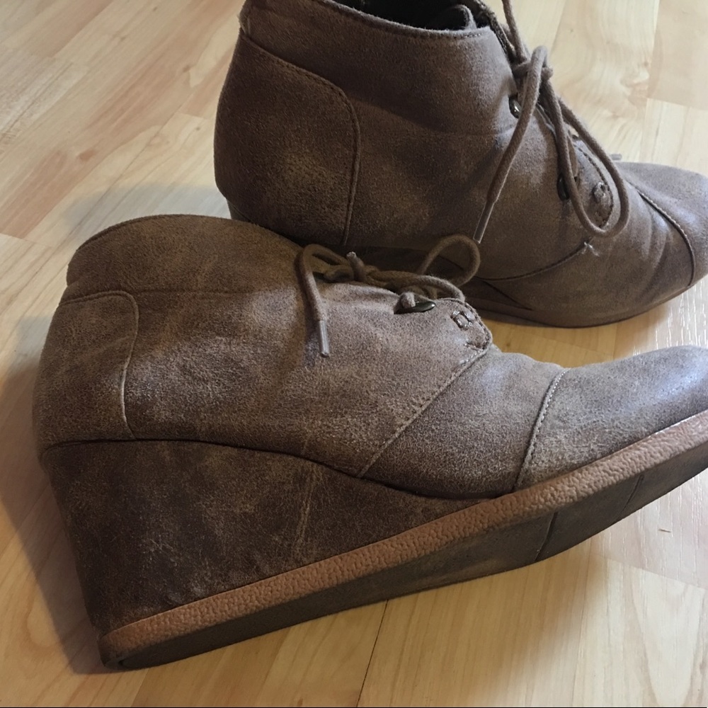 Tan Wedge Shoes